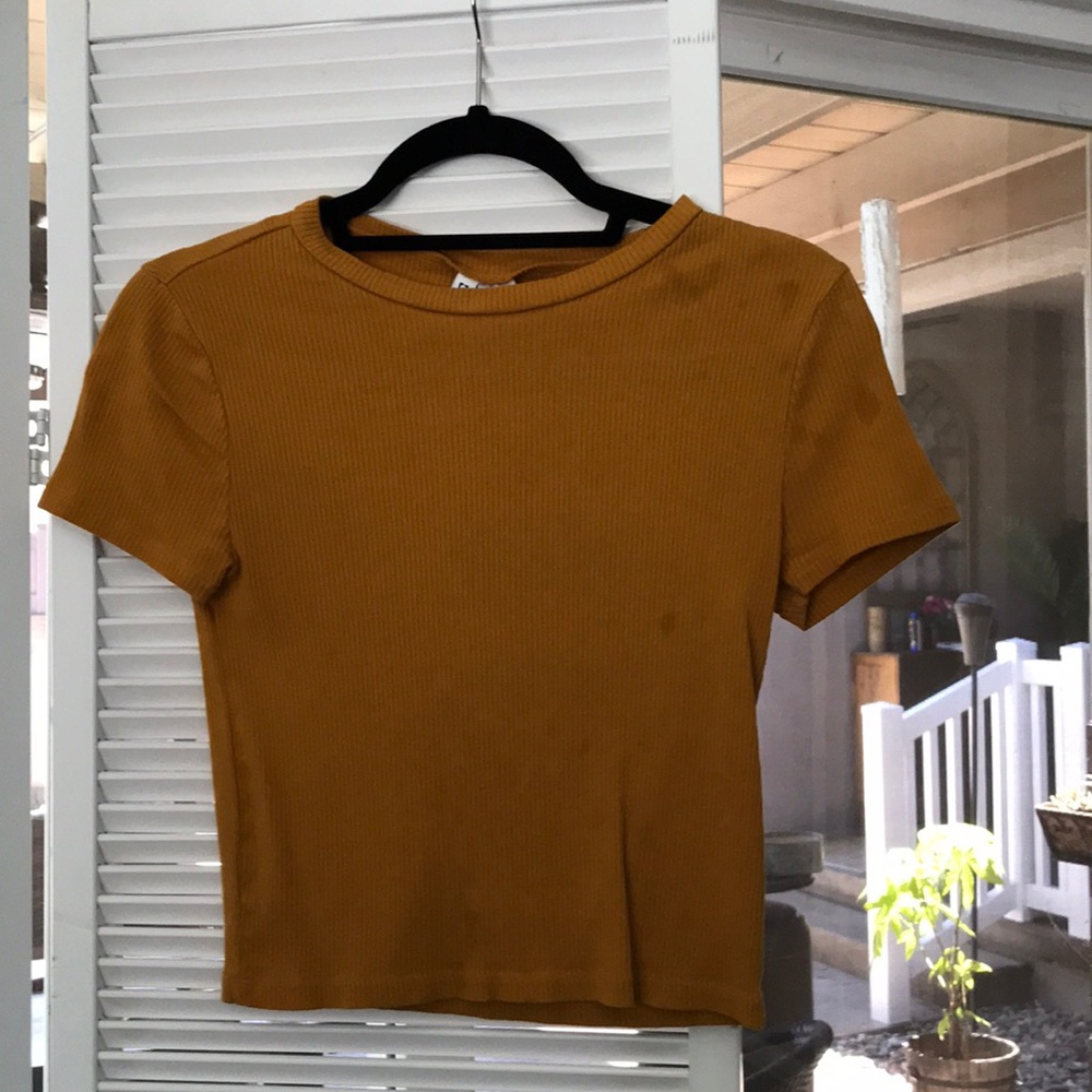 💫 Cute Plain Yellow Ribbed Top - Picture 2 of 5